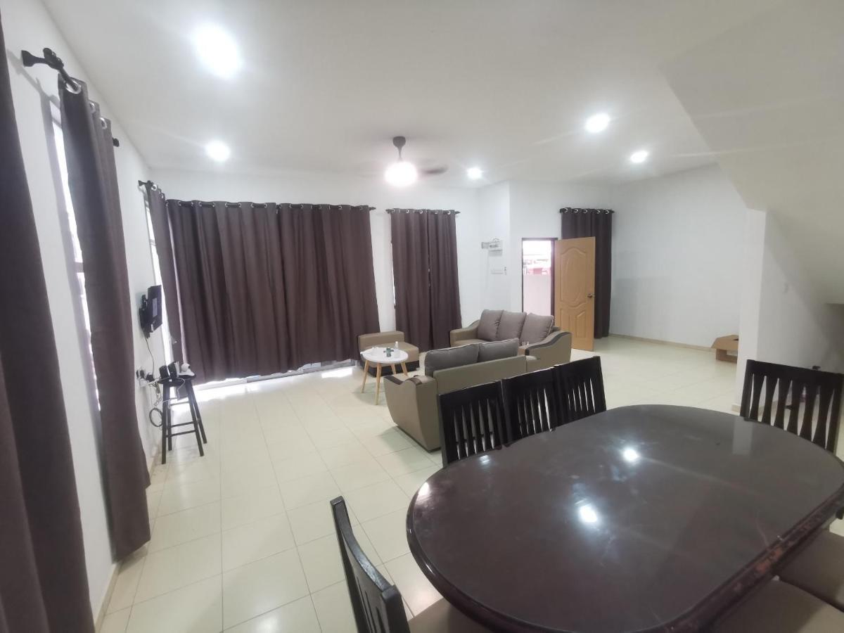 Oyo Homes 90524 D'J Pegaso Serom Homestay Muar Exteriér fotografie